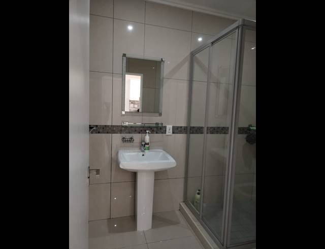 2 BEDROOM APARTMENT FOR SALE IN UMHLANGA RIDGE
